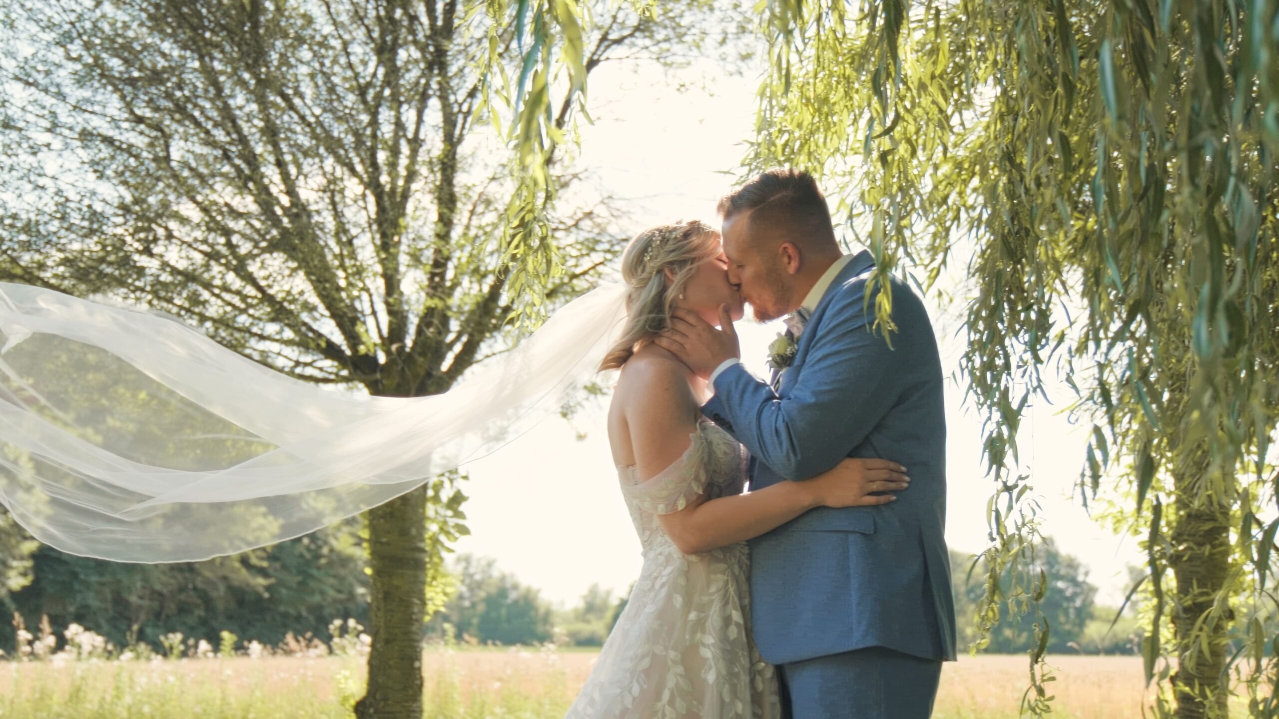 Arisevision Hochzeitsvideograf, Hochzeitspaar in der Hochzeitslocation Molino